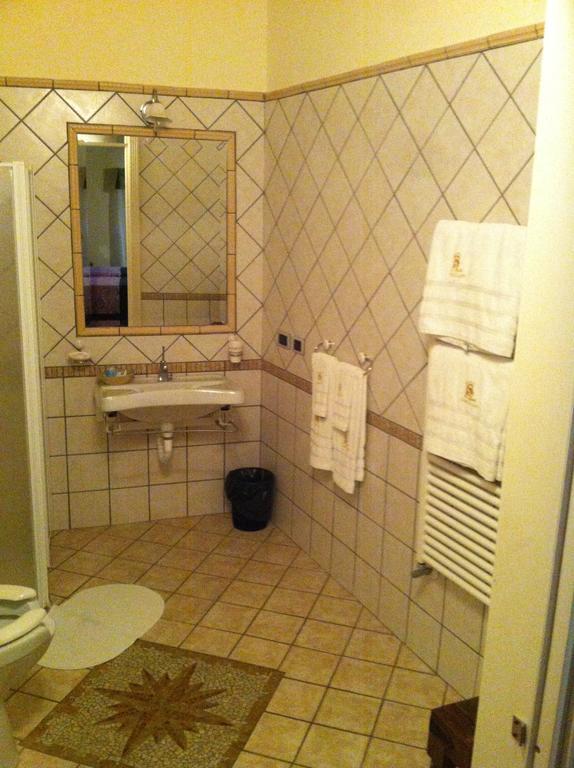 Hotel San Leo Sessa Aurunca Ruang foto