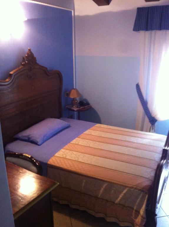 Hotel San Leo Sessa Aurunca Ruang foto